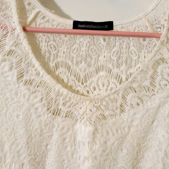 #024  Off white fitted lace dress - Picture 7 of 10